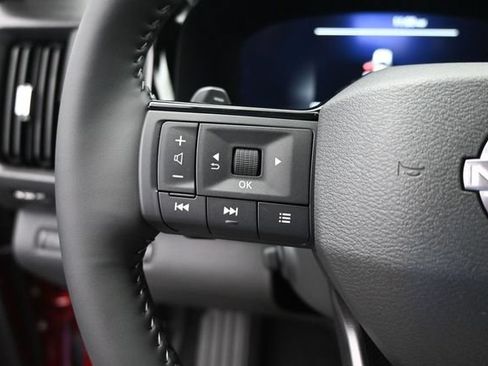 Used 2026 Nissan Pathfinder Platinum FWD image 34