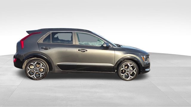 Used 2023 Kia Niro EX Touring FWD image 10