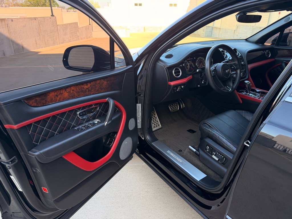 Used 2018 Bentley Bentayga AWD/4WD image 9