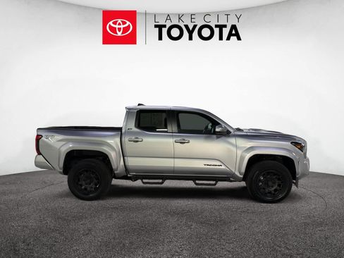 Used 2024 Toyota Tacoma TRD Sport image 9