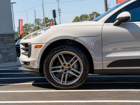 Used 2020 Porsche Macan AWD/4WD image 22