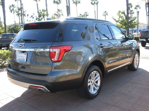 Used 2016 Ford Explorer XLT w/ Equipment Group 202A image 4
