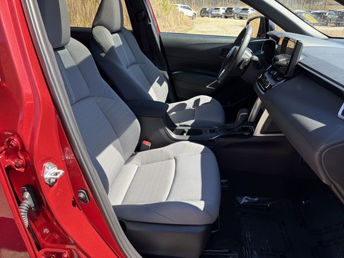 Used 2025 Toyota Corolla Cross AWD Hybrid w/ Moonroof Package image 13