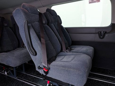 Used 2020 Ford Transit 150 XLT image 33