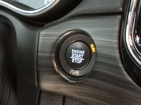 Used 2020 Jeep Grand Cherokee Altitude AWD/4WD image 22