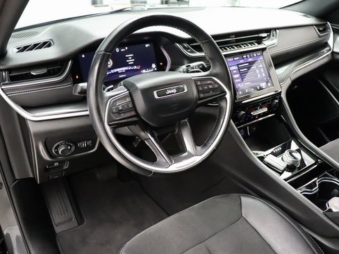 Used 2022 Jeep Grand Cherokee Altitude image 14