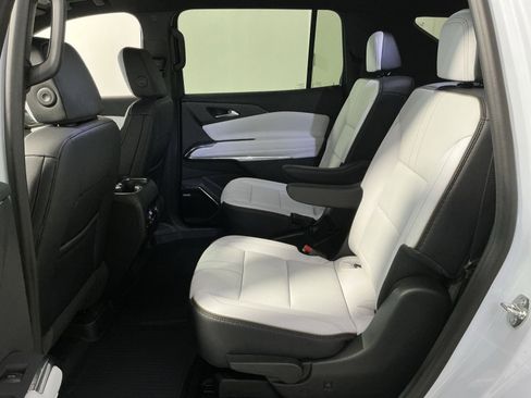 New 2026 Chevrolet Traverse High Country w/ LPO, Floor Liner Package FWD image 24