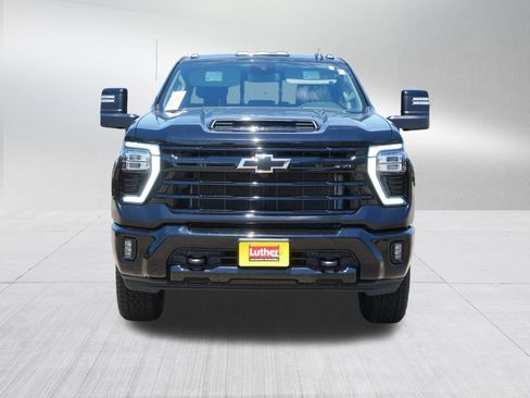 Used 2024 Chevrolet Silverado 2500 LT w/ Midnight Edition AWD/4WD image 2