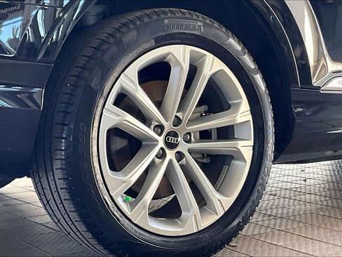 Used 2025 Audi Q7 3.0T Premium Plus AWD/4WD image 36