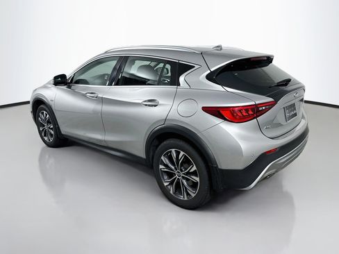 Used 2018 INFINITI QX30 AWD image 5