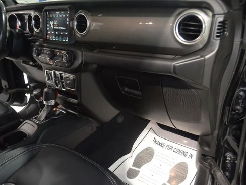 Used 2022 Jeep Gladiator Overland image 21