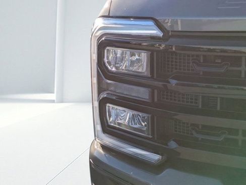 Used 2024 Ford F250 Lariat w/ Black Appearance Package image 7