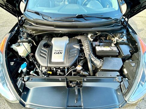 Used 2013 Hyundai Veloster Turbo w/ Ultimate Pkg FWD image 3