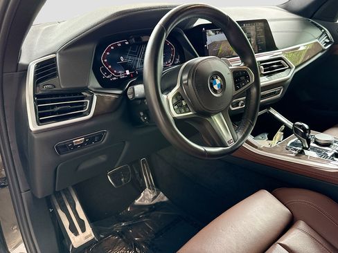 Used 2022 BMW X5 xDrive40i w/ M Sport Package image 9