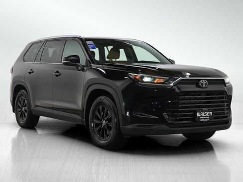 Used 2024 Toyota Grand Highlander XLE image 7