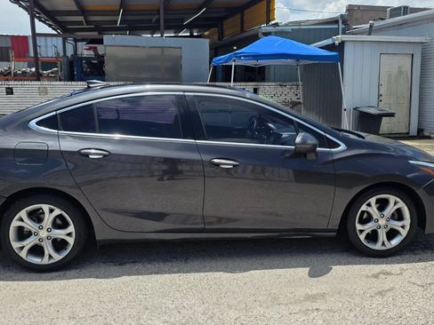Used 2016 Chevrolet Cruze Premier FWD image 5