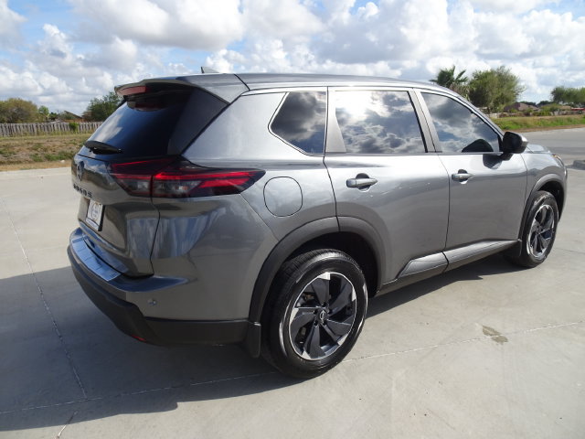Used 2025 Nissan Rogue SV FWD image 4