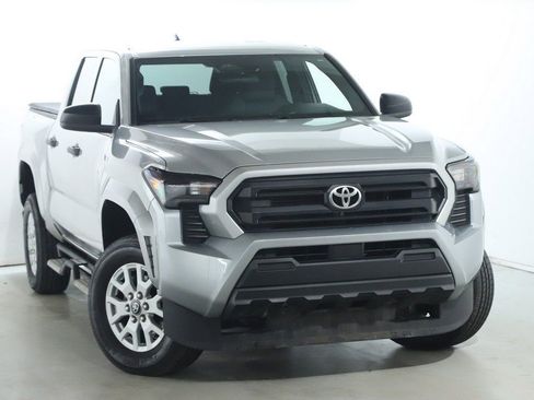 Used 2024 Toyota Tacoma SR RWD image 2