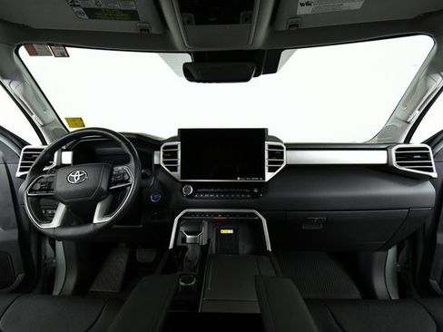 Used 2024 Toyota Sequoia Limited image 18