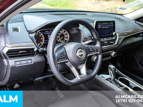 Used 2024 Nissan Altima 2.5 SV FWD image 21