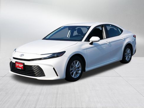 Certified 2025 Toyota Camry LE FWD image 3