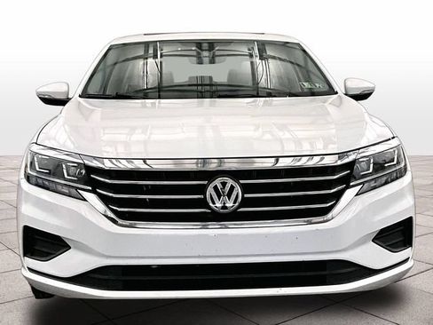 Used 2022 Volkswagen Passat 2.0T SE FWD image 3