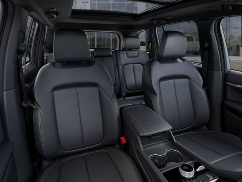 New 2026 Jeep Grand Cherokee Limited w/ Luxury Tech Group II AWD/4WD image 16