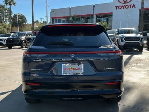 Used 2025 Toyota Crown Signia image 24