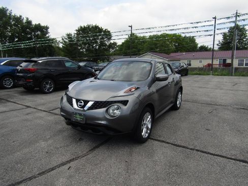 Used 2016 Nissan Juke S AWD/4WD image 3