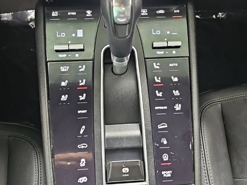 Used 2015 Porsche Macan S AWD/4WD image 23