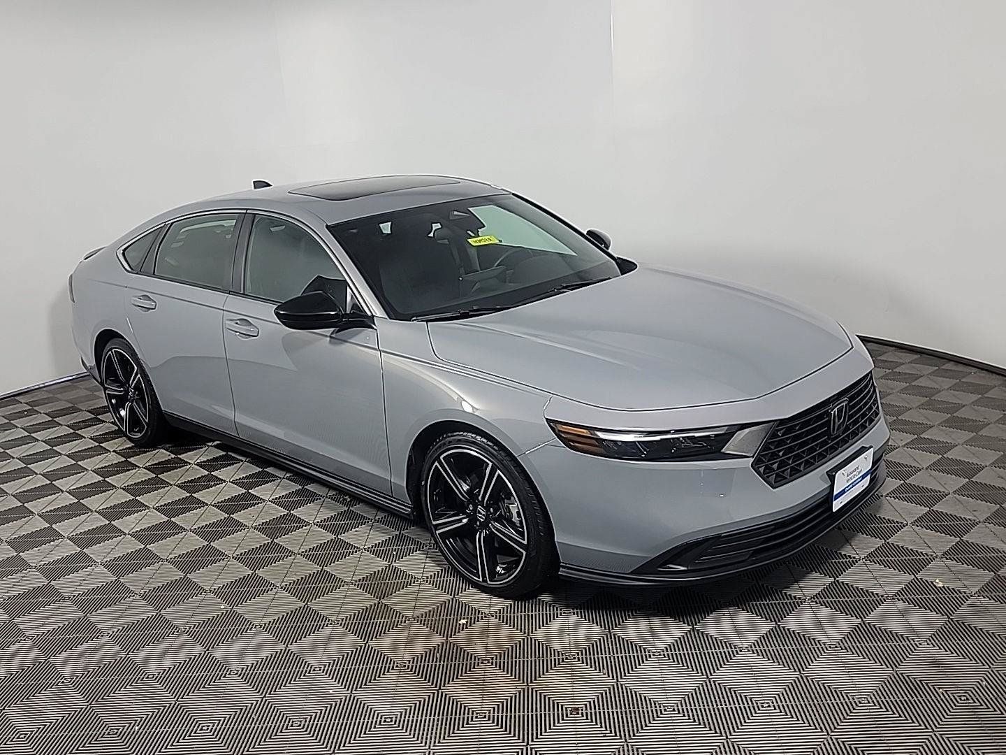 Used 2025 Honda Accord Sport image 2