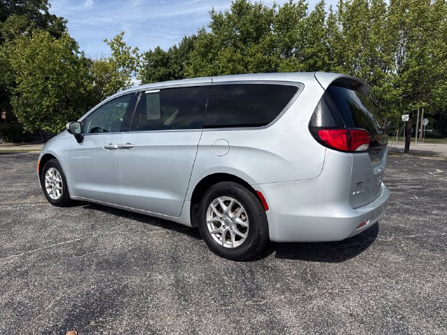 Used 2023 Chrysler Voyager LX FWD image 2