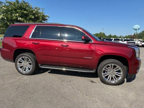 Used 2017 GMC Yukon SLT RWD image 3