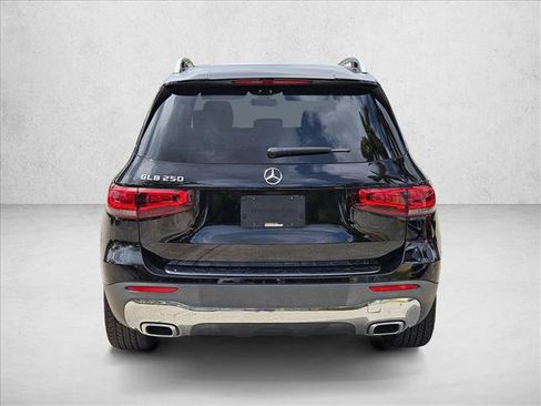 Used 2022 Mercedes-Benz GLB 250 image 4