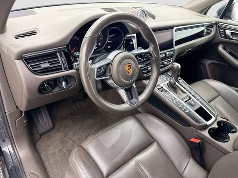 Used 2021 Porsche Macan image 9