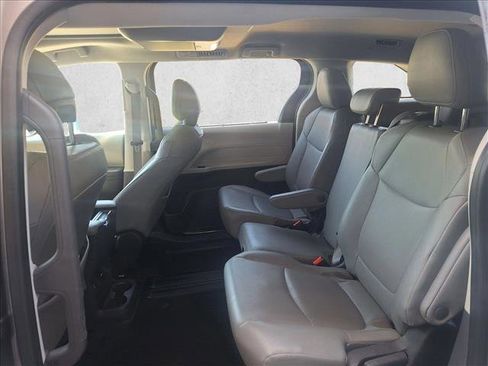 Used 2023 Toyota Sienna XLE w/ XLE Plus Package FWD image 15