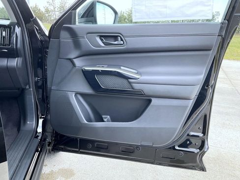 New 2026 Nissan Pathfinder SV AWD/4WD image 17