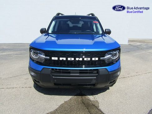 Certified 2025 Ford Bronco Sport Outer Banks w/ Outer Banks Tech Package+ AWD/4WD image 3