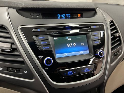 Used 2015 Hyundai Elantra Limited FWD image 22