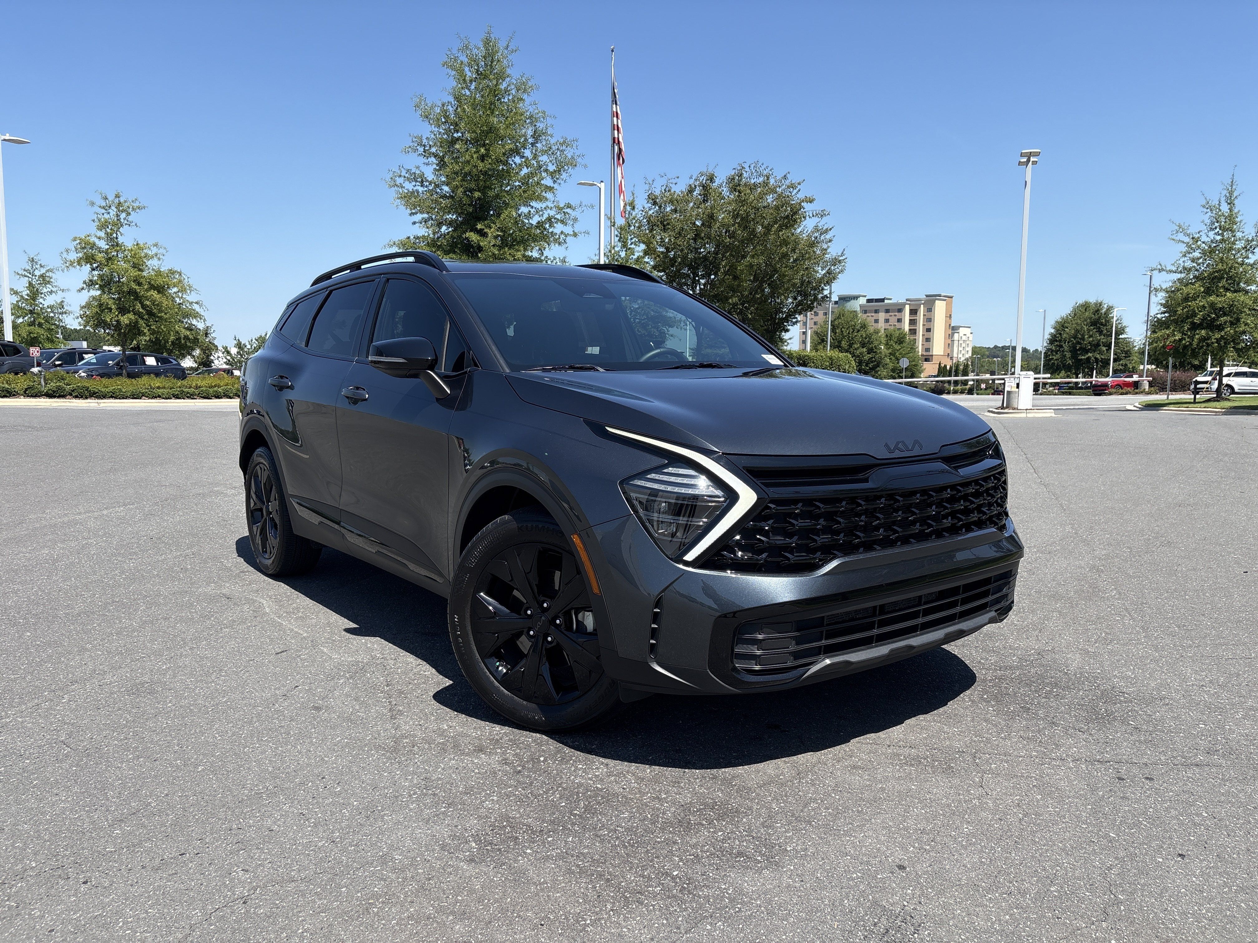 Used 2025 Kia Sportage X-Line AWD/4WD image 2