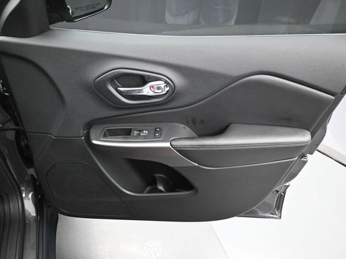 Used 2020 Jeep Cherokee Latitude Lux w/ Comfort/Convenience Group image 34