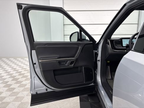 Used 2023 Rivian R1T Adventure image 16