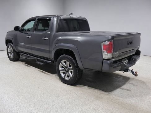 Used 2019 Toyota Tacoma Limited AWD/4WD image 5