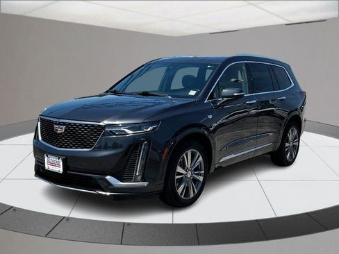 Used 2022 Cadillac XT6 Premium Luxury image 8