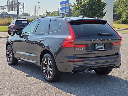 Used 2024 Volvo XC60 B5 Core AWD/4WD image 4