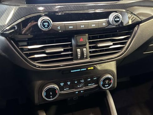 Used 2025 Ford Escape ST-Line image 23