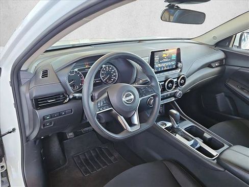 Used 2025 Nissan Sentra SV FWD image 10