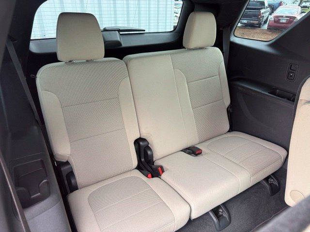 Used 2023 Chevrolet Traverse LT w/ LPO, Cargo Package AWD/4WD image 4