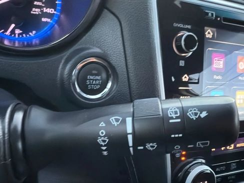 Used 2018 Subaru Outback 2.5i Limited image 13