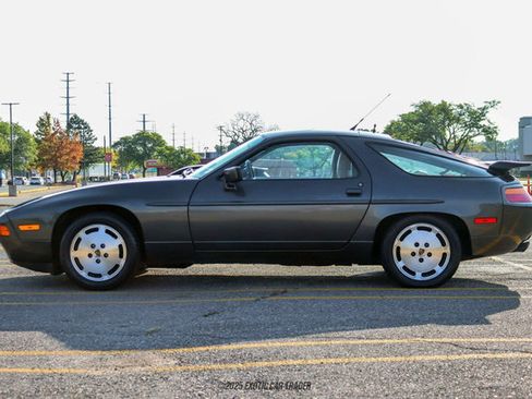 Used 1989 Porsche 928 S4 image 3
